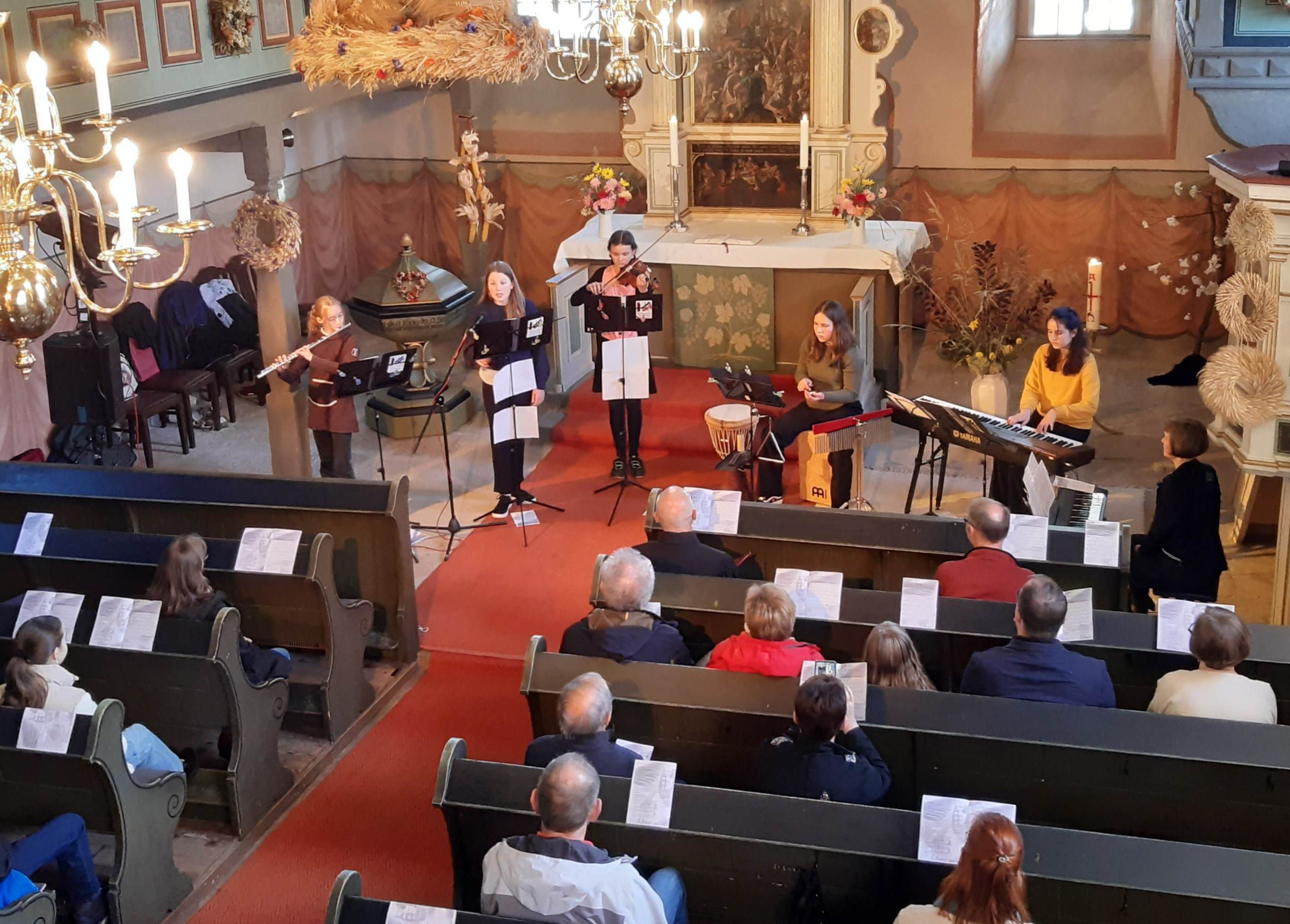 Weltmusikensemble zum Liebethaler Grundtongottesdienst am 29.09.2024